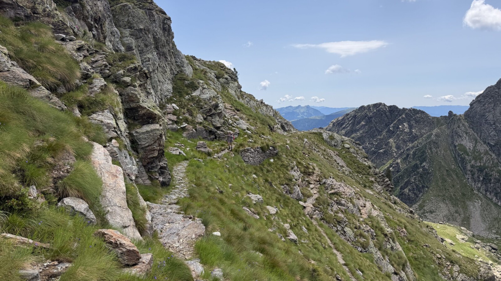 l'utlimo tratto del sentiero verso il passo delle buse todesche anello forcella segura 20260719 - 21_Appena prima di forcella dei Todeschi